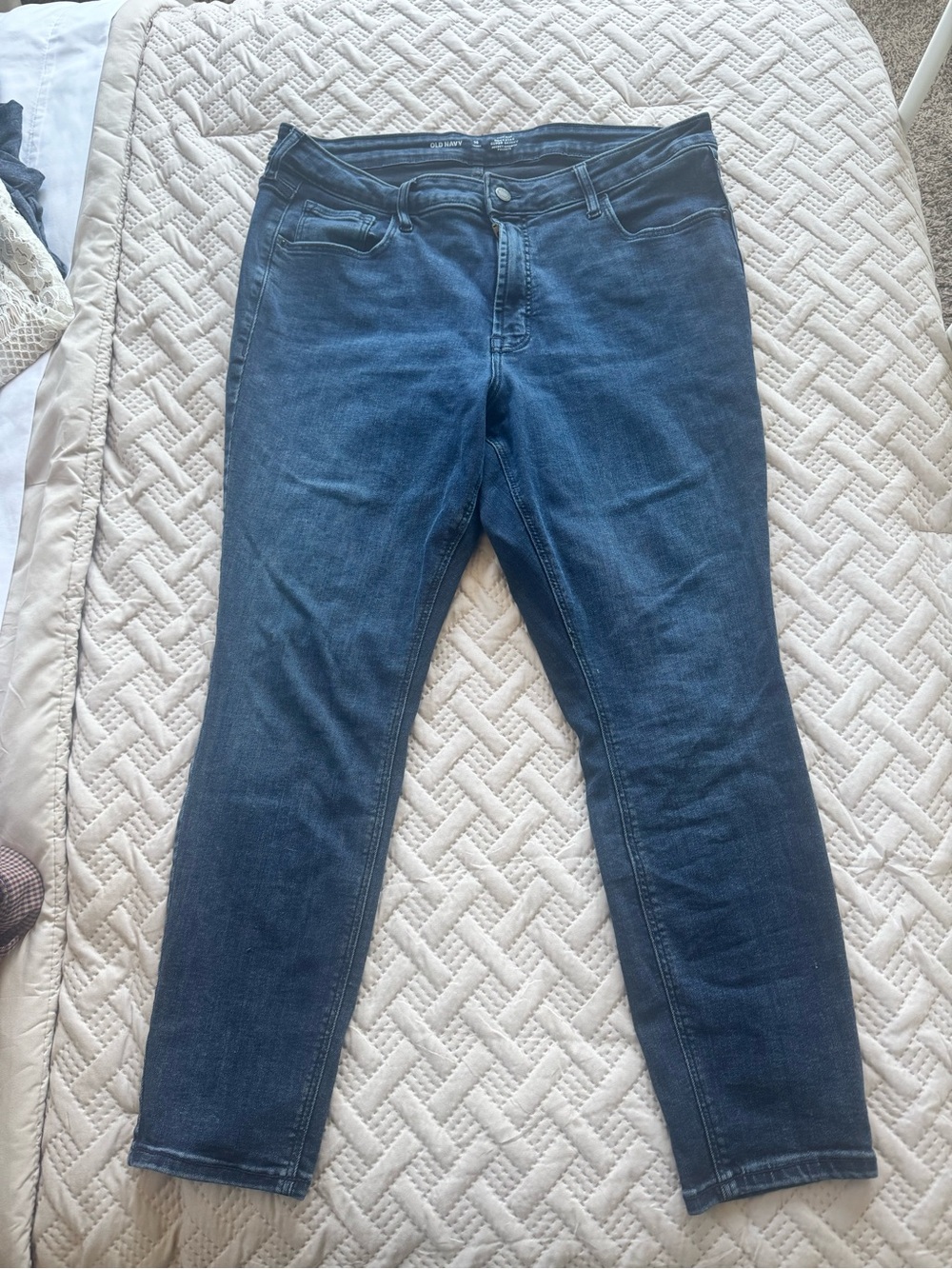 Old Navy High-Waister Rockstar Super Skinny Jeans - 16 Short
